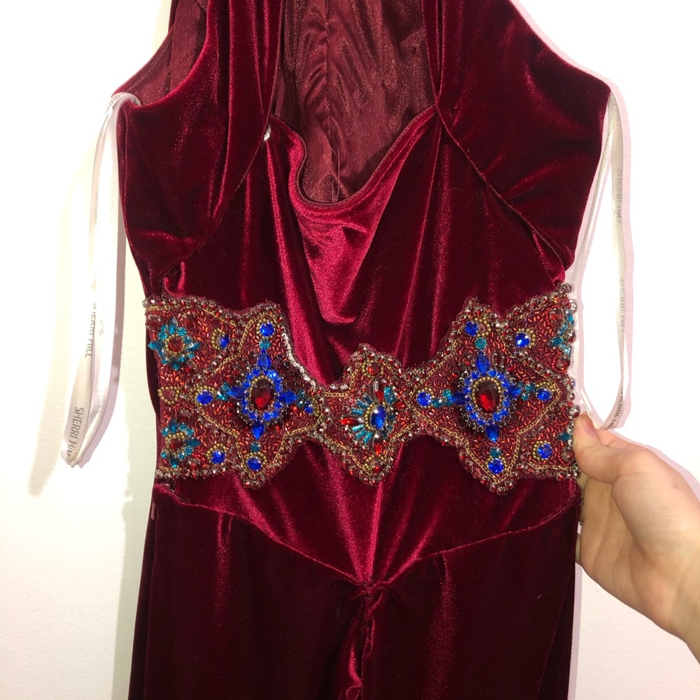 SHERRI HILL RED VELVET DRESS
